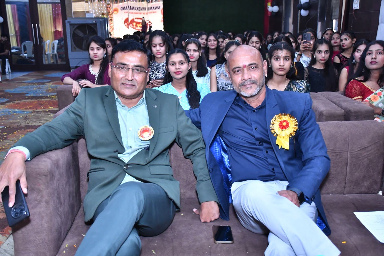 SVIT guests and students at event