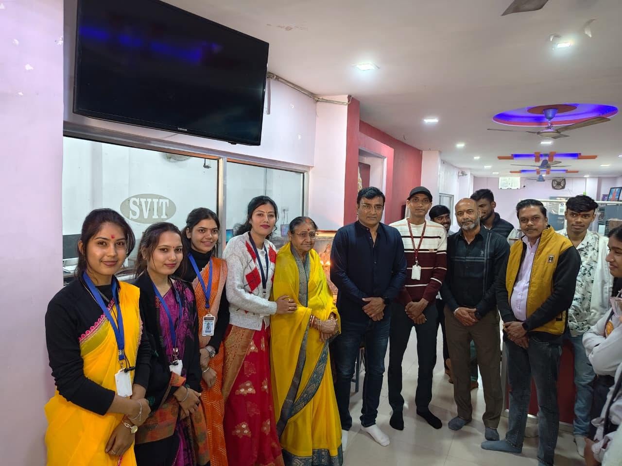 SVIT staff and guests